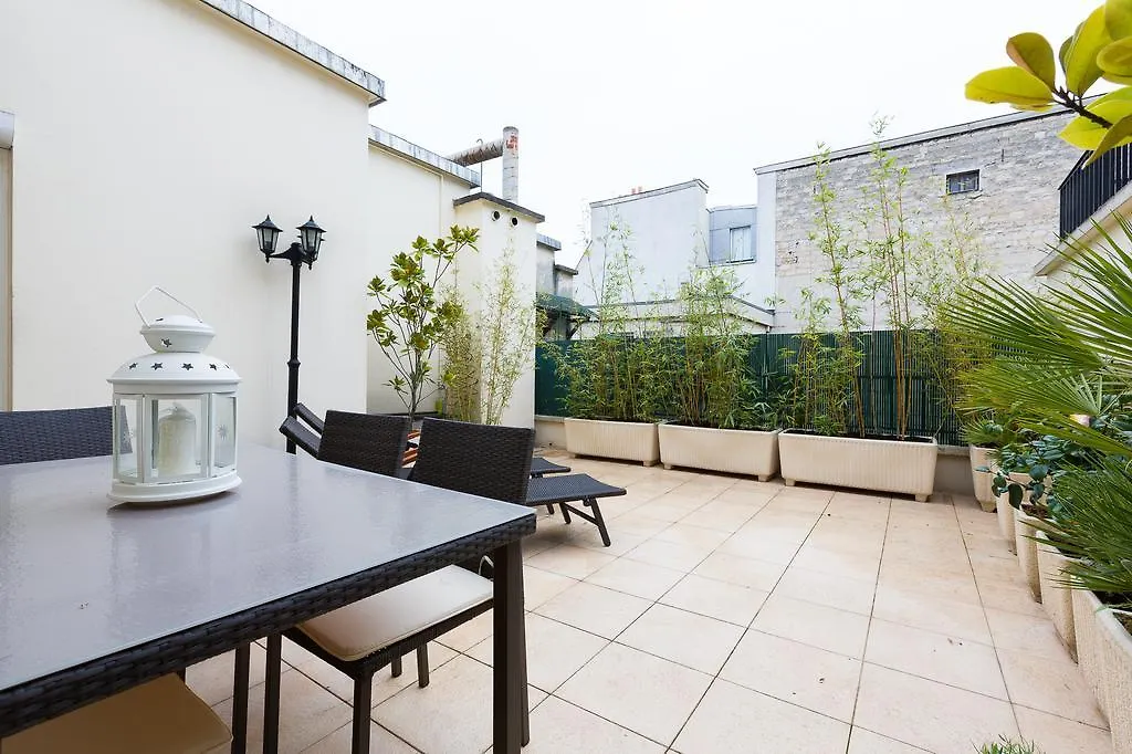 Apartment Georges Mandel Paris